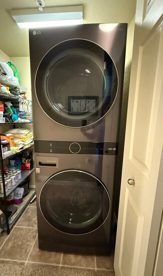 Building Photo - 9438 Ashbury Cir