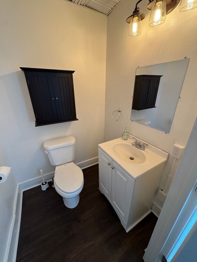 Building Photo - 3 Bedroom 1.5 Bath in Natrona Heights!