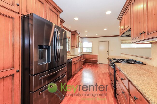 Building Photo - 3 Bedroom 2 bathroom in the heart of Orange
