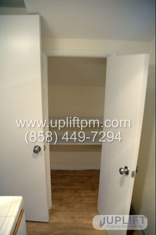 Building Photo - 3614 Ocean Front Walk