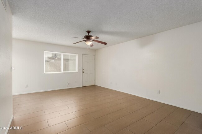 Building Photo - 860 E Brown Rd