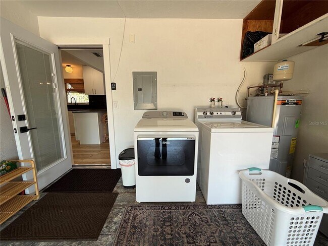 Building Photo - 204 Mindy Dr