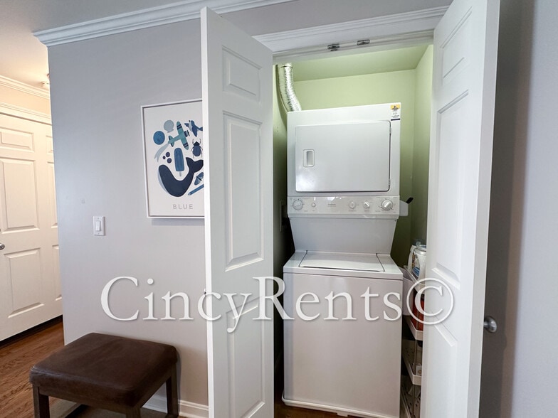 Building Photo - 3684 Ashworth Dr