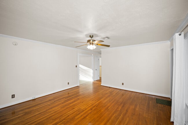 Building Photo - 456 S Section St