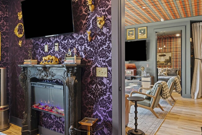 Building Photo - 245 Hermitage Ave