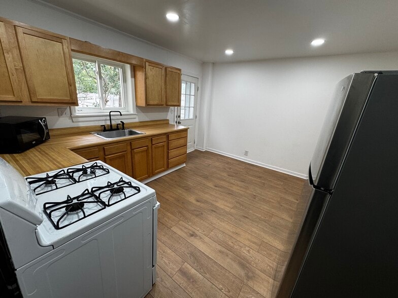 Building Photo - 5107 Berlin Way