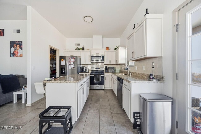 Building Photo - 1181 Summer Rain St