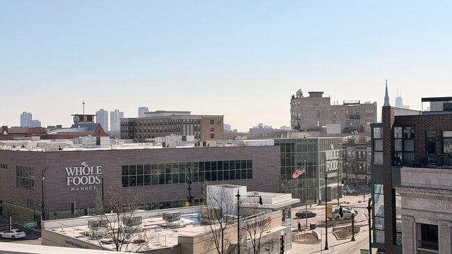 Building Photo - 3244 N Lincoln Ave