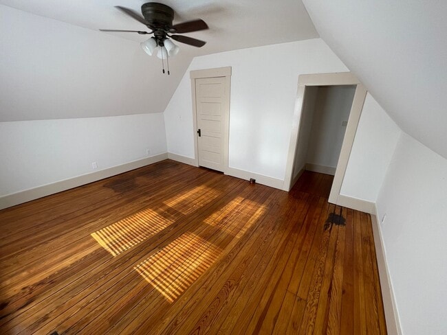 Building Photo - New Appliances + HUGE Fenced Backyard
