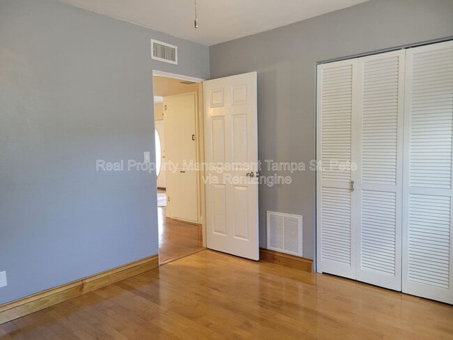 Building Photo - 2106 N Overbrook Ave