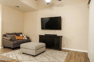 Building Photo - 1015 S Val Vista Dr