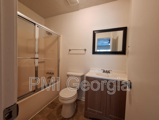 Building Photo - 6562 Carriage Ln