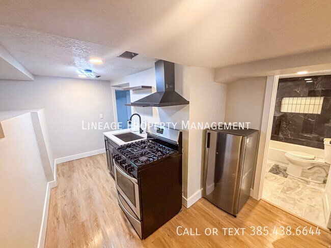 Building Photo - 535 S 900 W