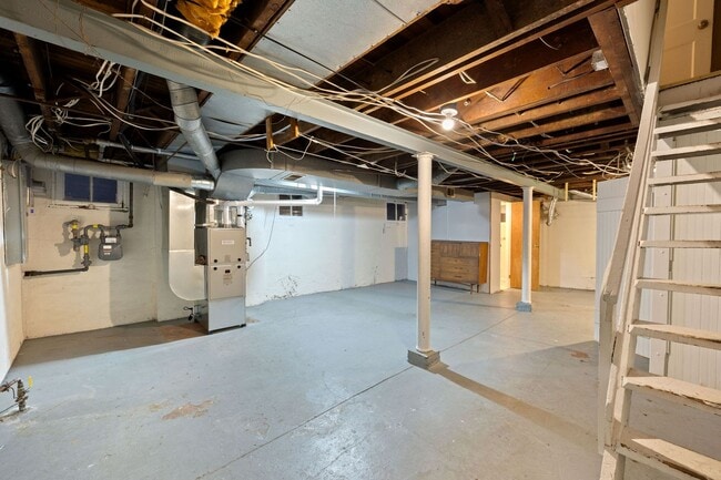 Building Photo - Cheviot- Charming 3 bed 2 bath