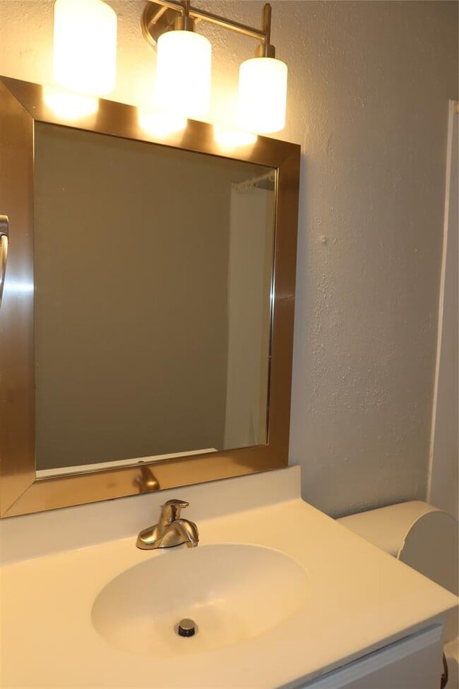 Building Photo - 2005 Glen Allen St