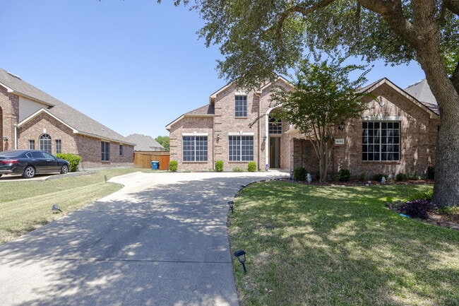 Building Photo - 10002 River Bend Dr