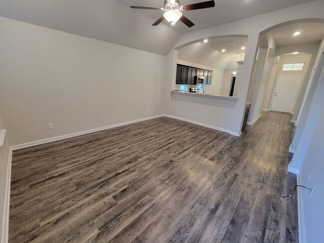 Building Photo - Bryan - 3 bedroom / 2 bath / 2 car garage house with fenced in back yard.