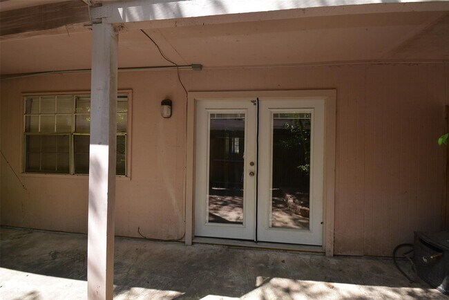 Building Photo - 12633 Memorial Dr