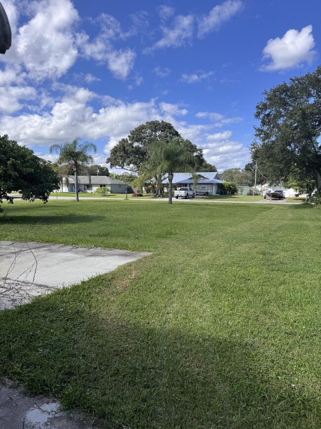 Building Photo - 5312 Bowling Green Dr