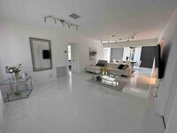 Building Photo - 21230 NE 24th Ct