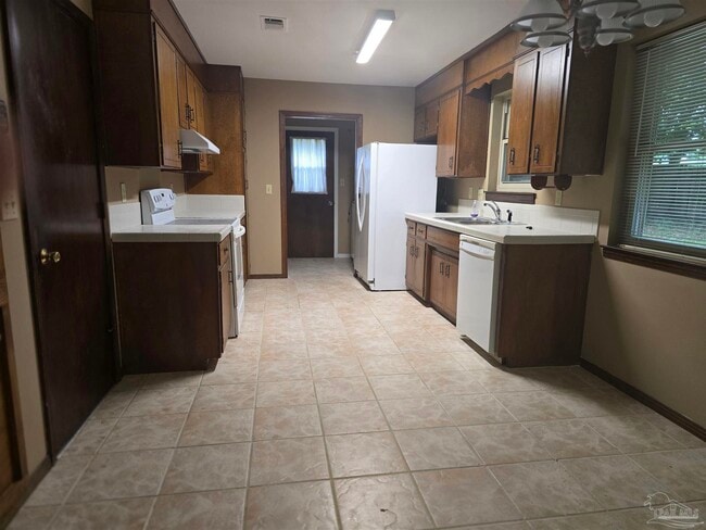 Building Photo - 5749 Langley Cir