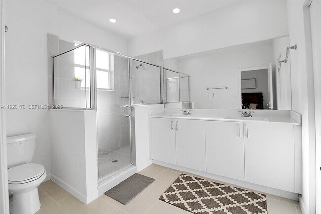 Building Photo - 2873 SE 24th Ct