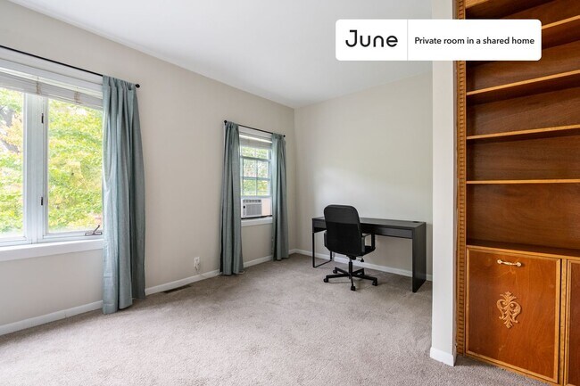 Building Photo - Room in Shared 5 bed/3 bath home