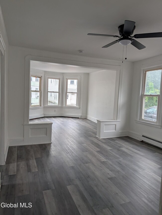 Building Photo - 120 Degraff St