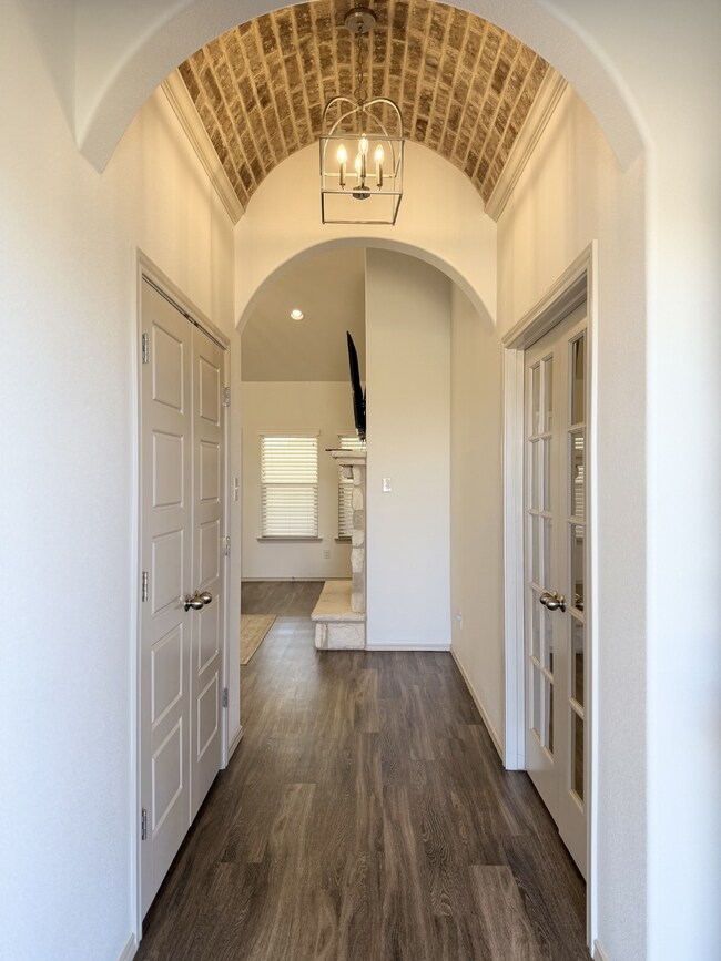 Building Photo - South Lubbock Home with Open Layout, Fireplace & Covered Patio