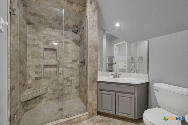 Building Photo - 9752 Trophy Oaks Dr