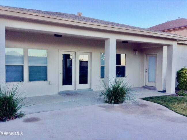 Building Photo - 6625 Cabana Del Sol Dr