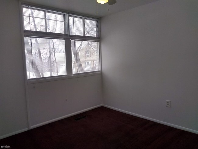 Building Photo - 56 W High St