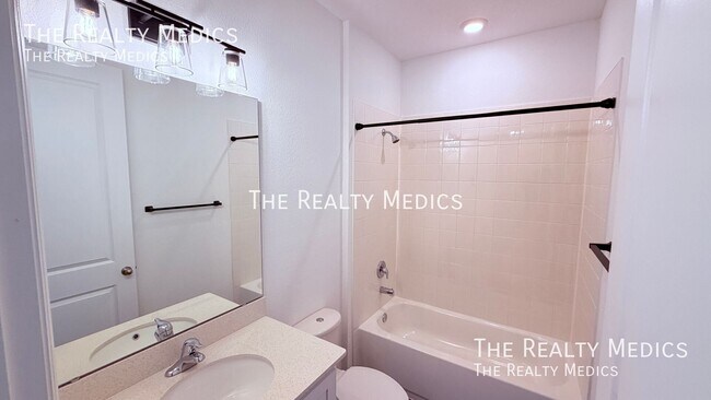 Building Photo - 1403 Sterling Pointe Dr