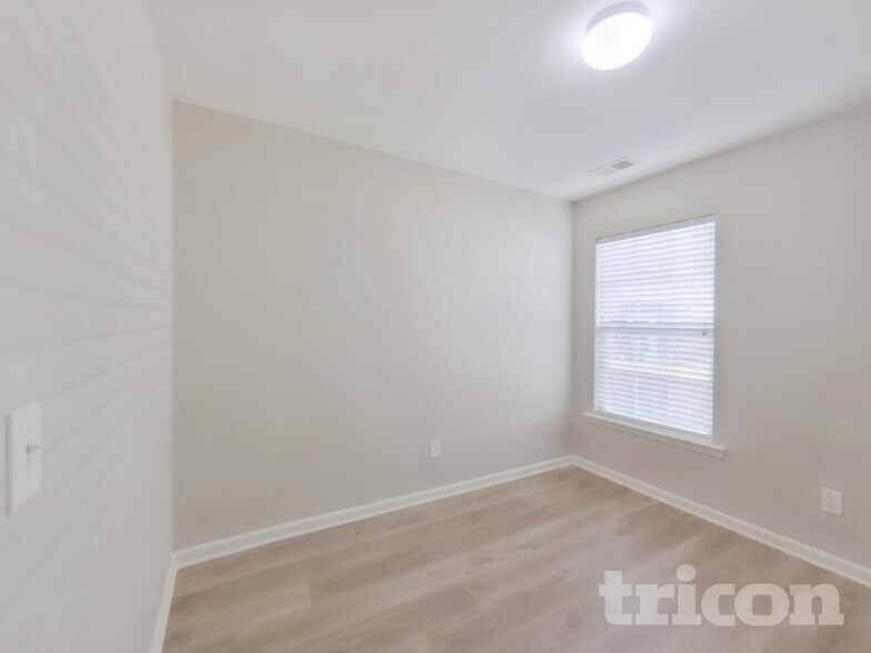 Building Photo - 144 Phoenix Ln