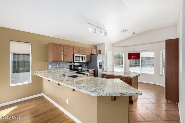 Building Photo - 4104 E La Salle St