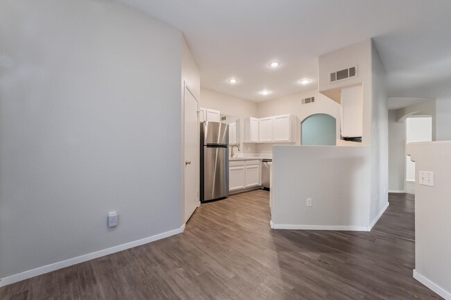 Building Photo - Amazing Remodeled Condo in guard gated Sed...