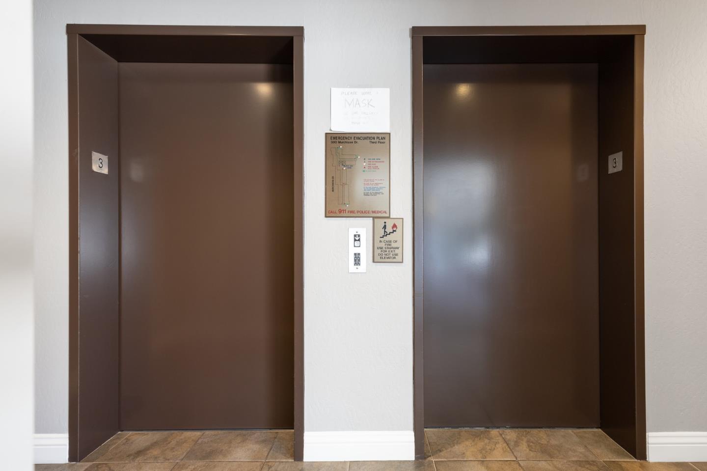 elevators - 300 Murchison Dr