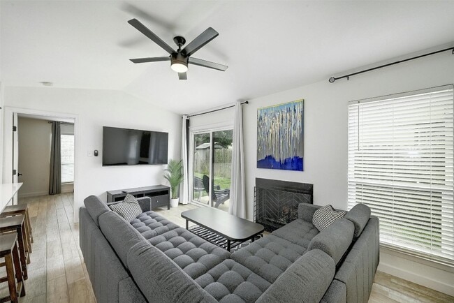 Building Photo - 3605 Leafield Dr