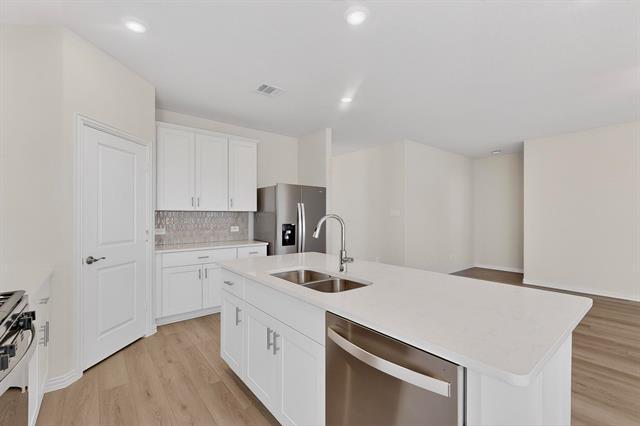 Building Photo - 504 Tidal Dr