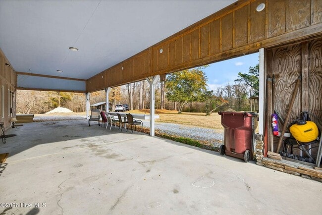 Building Photo - UNIQUE FURNISHED APARTMENTS WITH CUSTOM WOODWORK