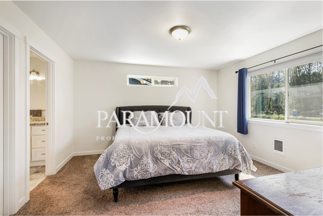 Building Photo - Beautiful 3 Bedroom Manchester Home!