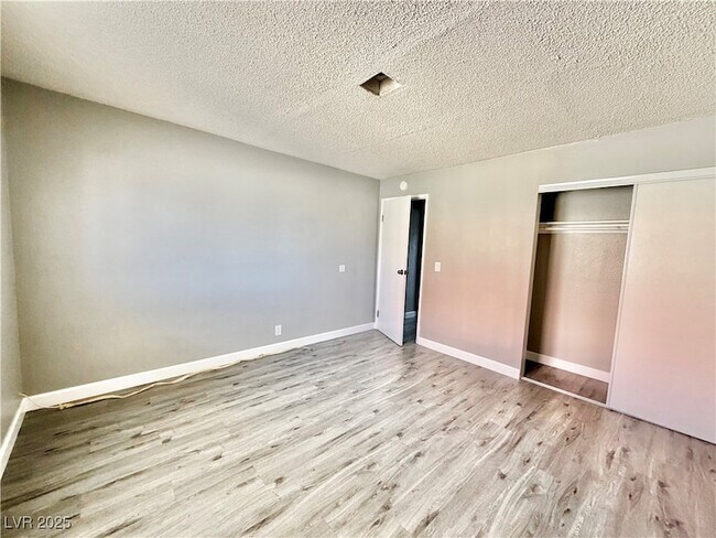 Building Photo - 1720 Cordoba Ln