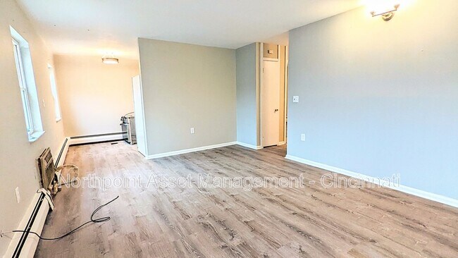 Building Photo - 3599 Schwartze Ave