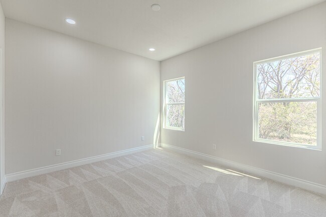 Building Photo - 6814 Champion Ln