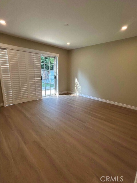 Building Photo - 827 Hugo Reid Dr