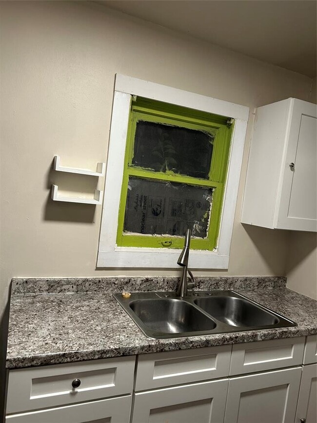 Building Photo - 914 Gene Johnson St