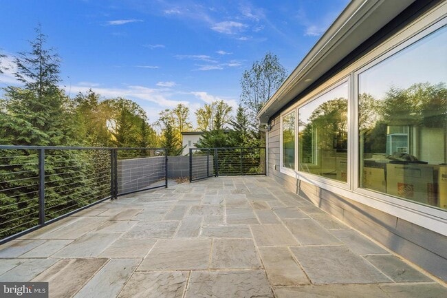 Building Photo - 9416 Holbrook Ln