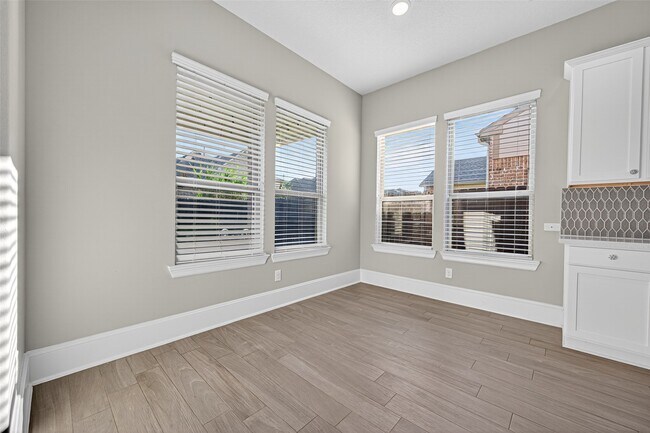 Building Photo - 1107 Passion Flower Wy