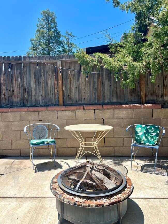 Building Photo - 120 Arno St SE