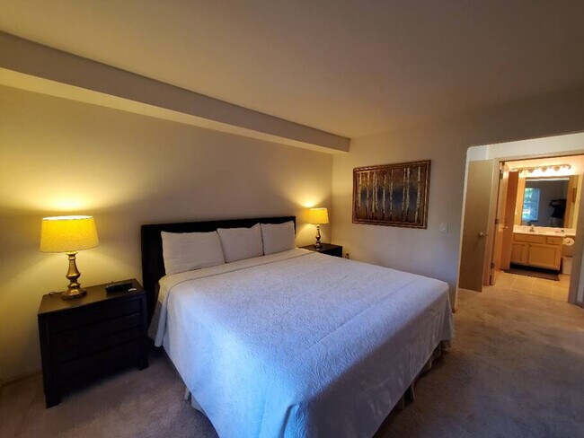 Building Photo - 305 Nautilus Dr